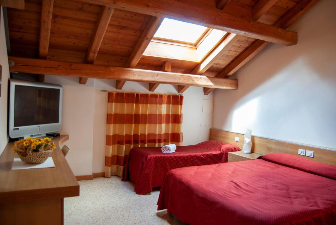 הוילה Pullir Agriturismo Antico Splendore מראה חיצוני תמונה